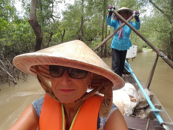 Anki på båttur på Mekong Delta i Vietnam