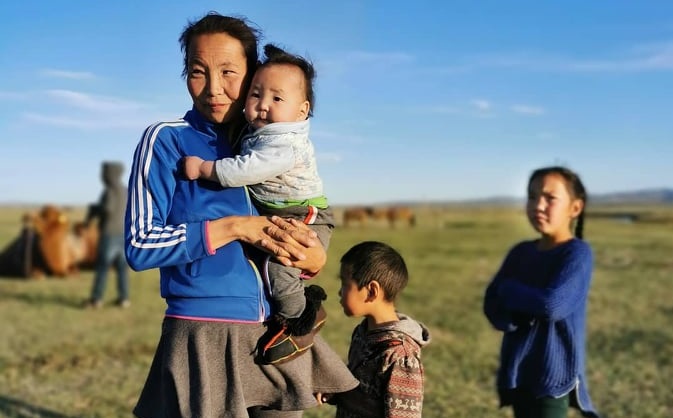 Mor og 3 barn, Mongolia