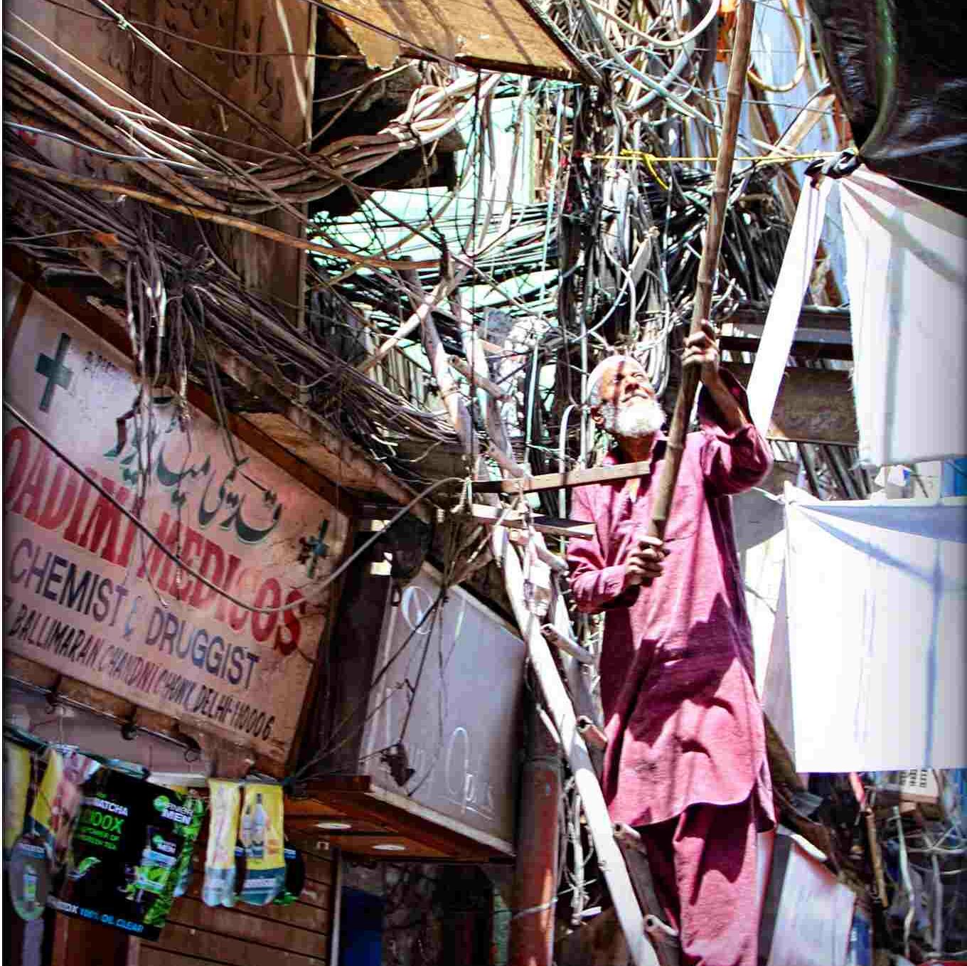 Kaotiske strømledninger i India