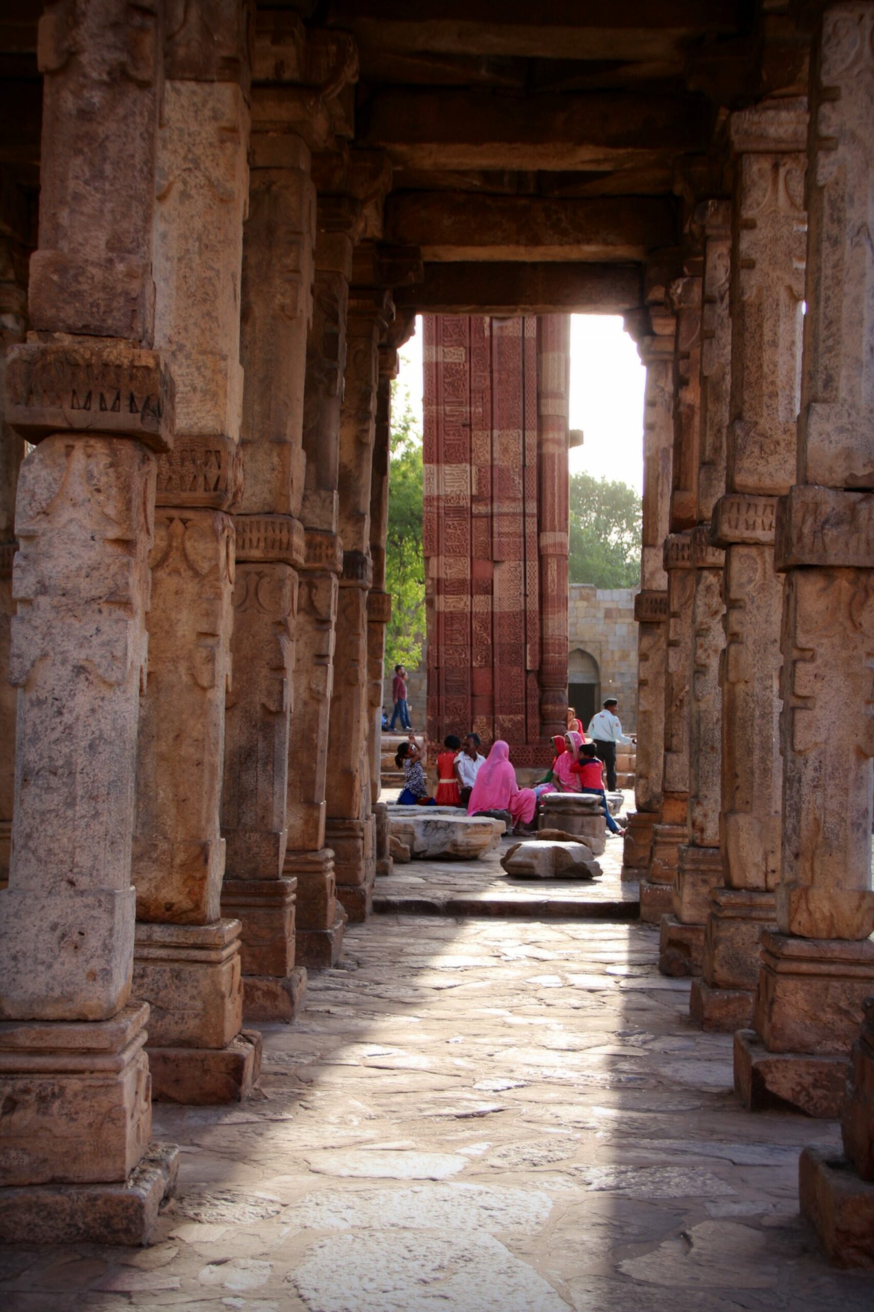 Pause ved Qutb Minar, India
